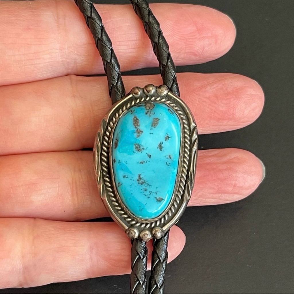 Vintage Navajo Sterling Silver Turquoise Bolo Tie Necklace.
